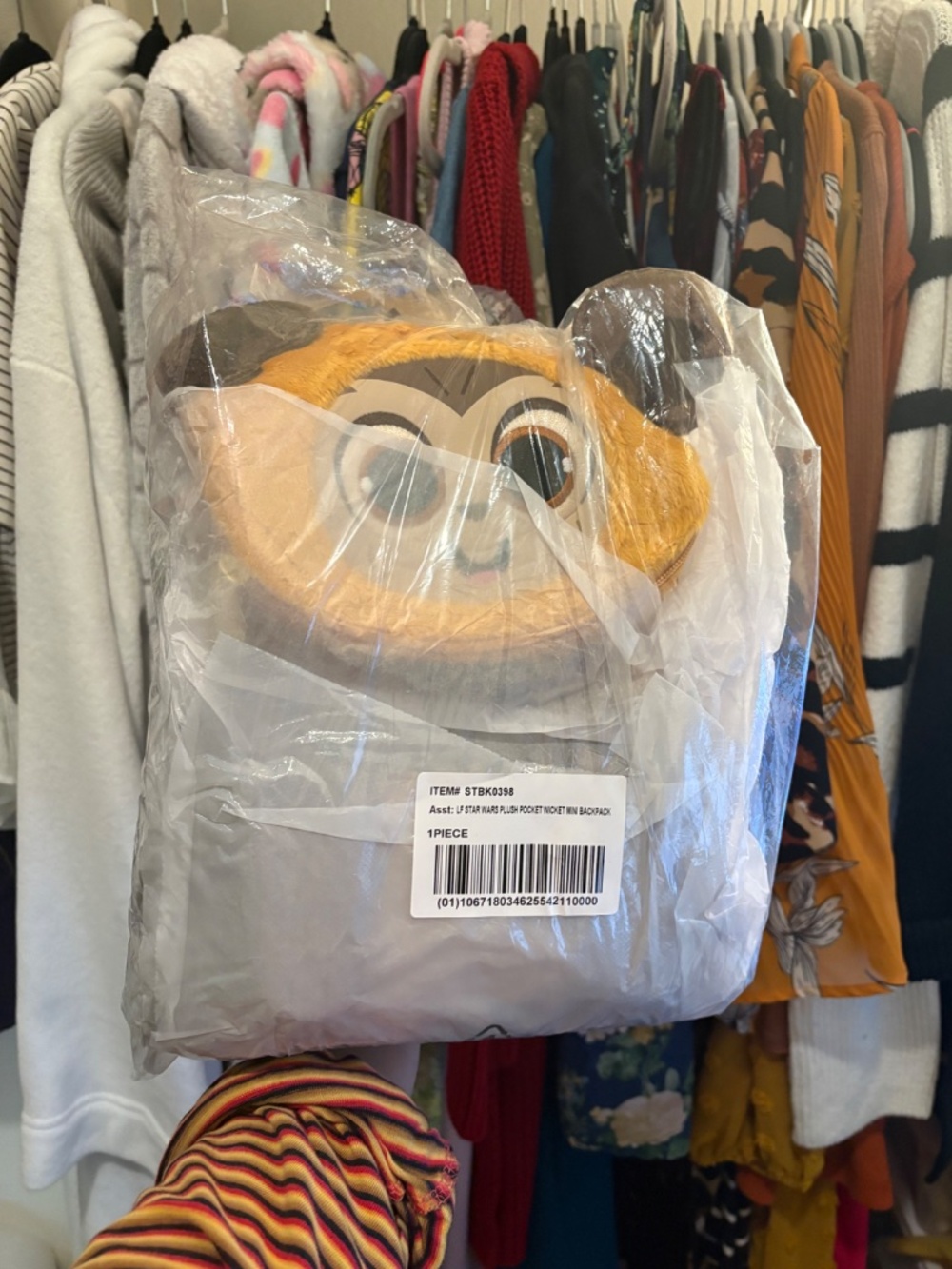 Loungefly | Star Wars | Plush Pocket Wicket Ewok | Mini Backpack - Picture 4 of 11
